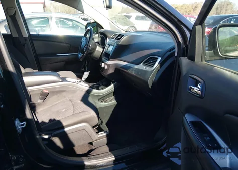 2016 Dodge Journey Sxt z USA, uszkodzony, nr VIN 3C4PDCBG5GT139326